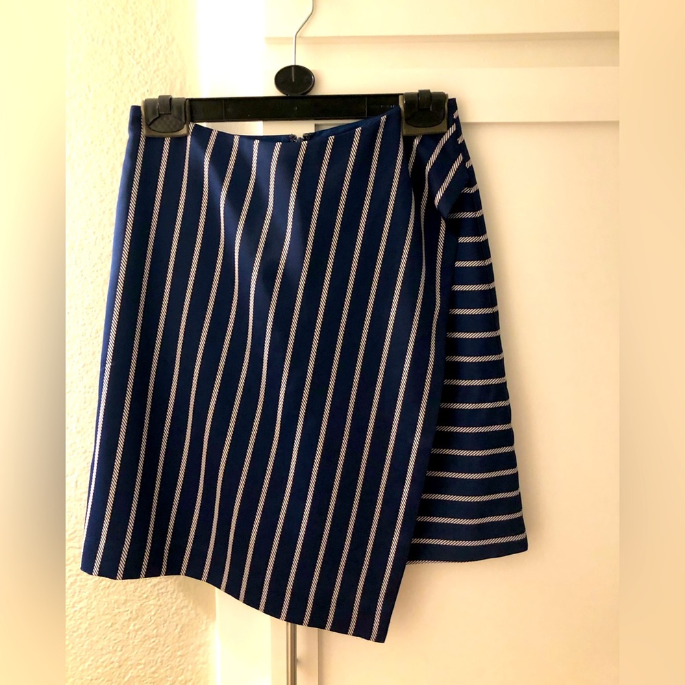 NWT Banana Republic satin blue and white stripe mini skirt, Size 2